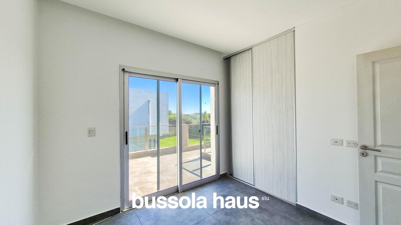 House with an elevator in Vistas Puertos del Lago