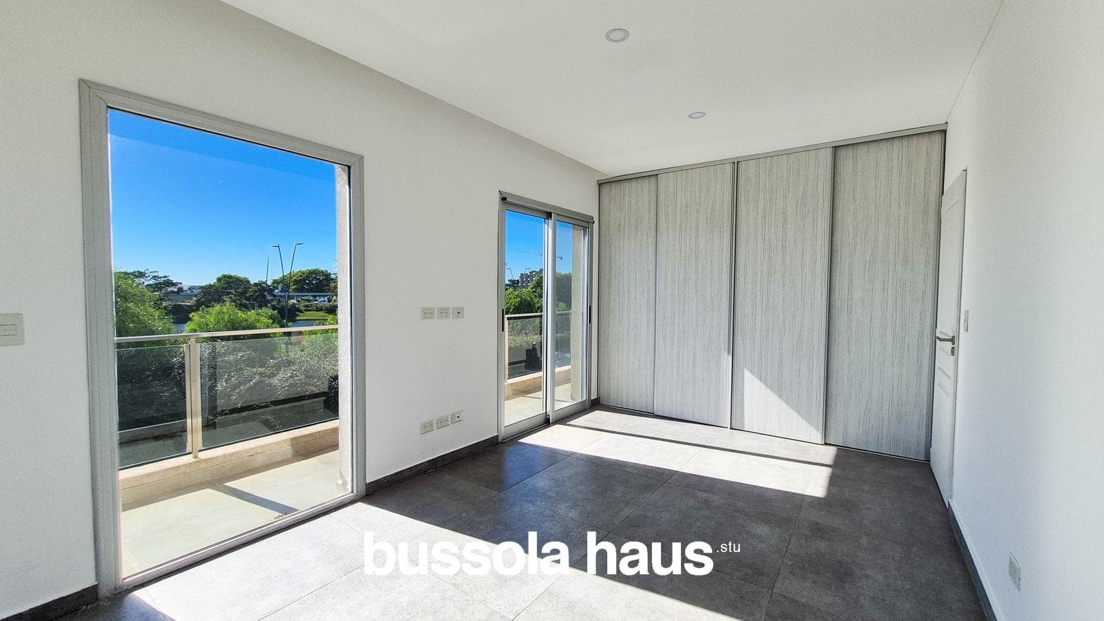 House with an elevator in Vistas Puertos del Lago