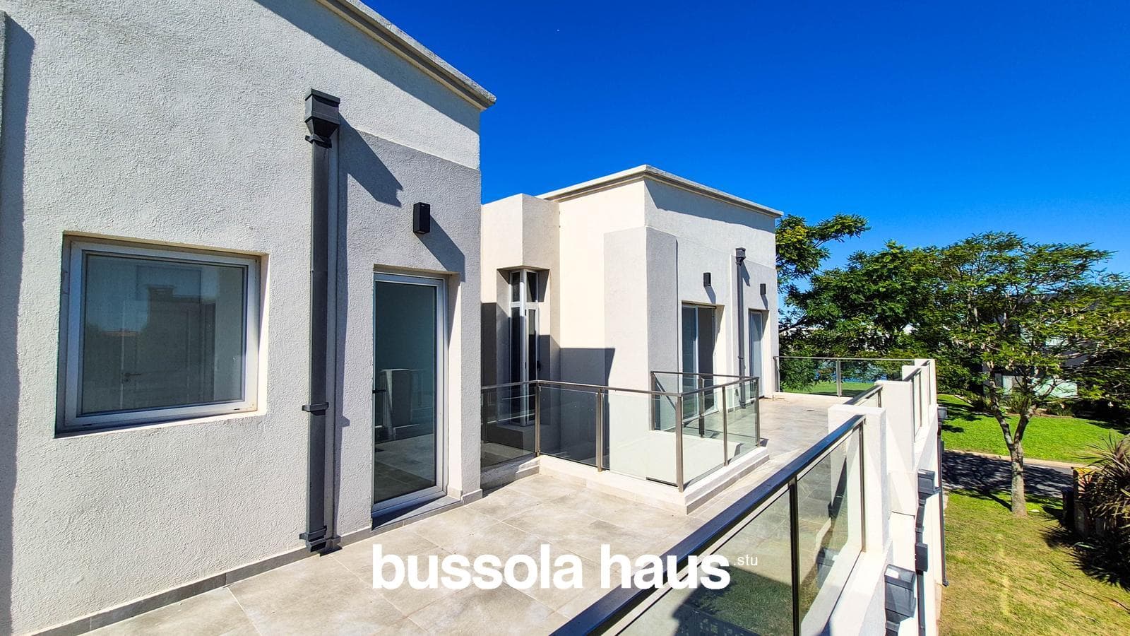 House with an elevator in Vistas Puertos del Lago