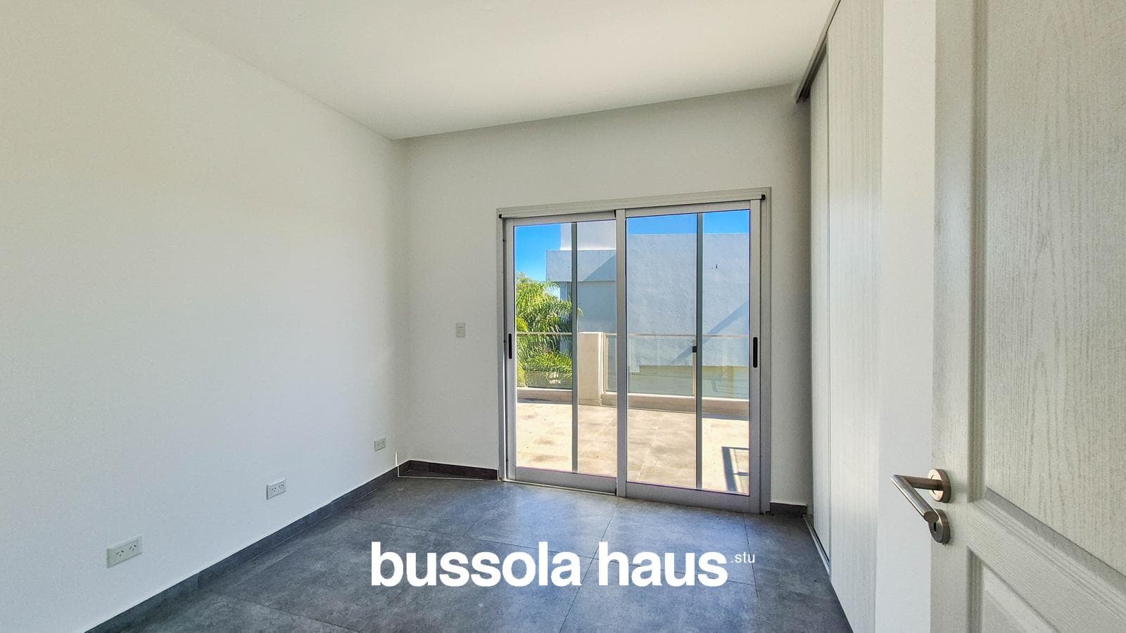 House with an elevator in Vistas Puertos del Lago