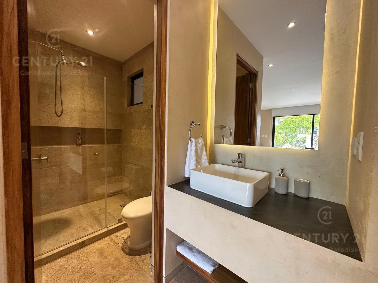 Beautiful studio apartment for sale in downtown Playa del Carmen P4593