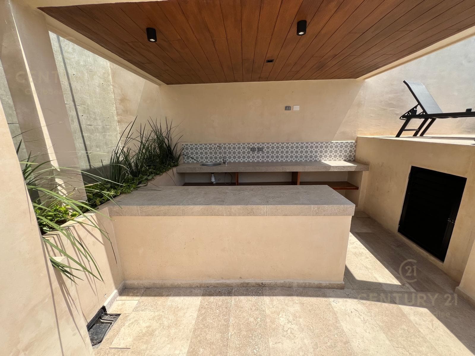 Beautiful studio apartment for sale in downtown Playa del Carmen P4593