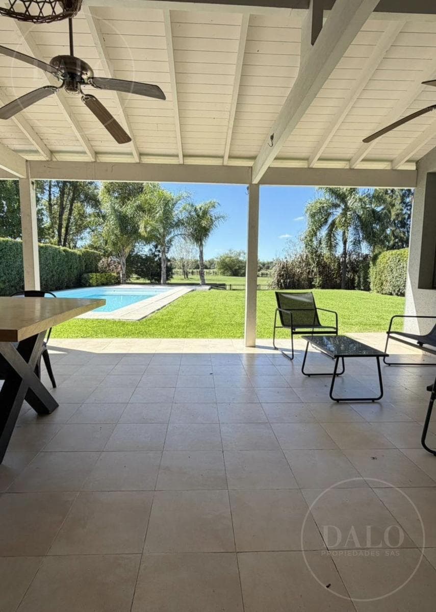 House in San Isidro Labrador, Near the Golf Course and Lake