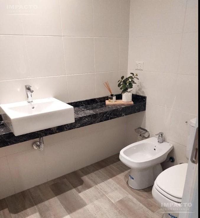 Office / Showroom for Rent in the Federal Capital, Buenos Aires - FOR PROFESSIONAL USE ONLY