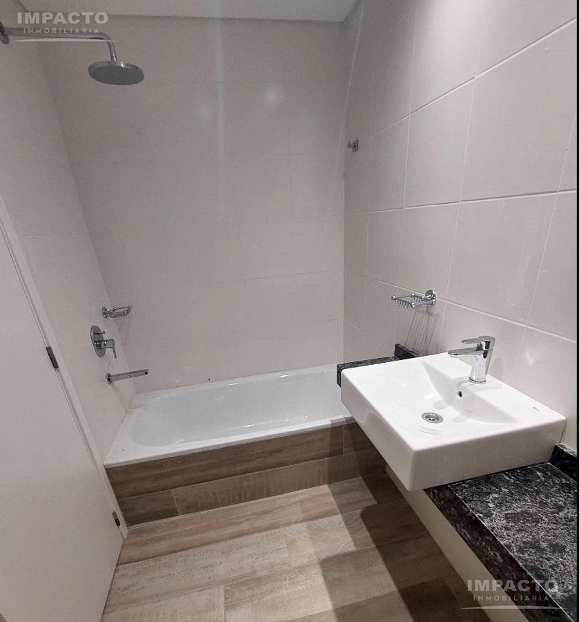 Office / Showroom for Rent in the Federal Capital, Buenos Aires - FOR PROFESSIONAL USE ONLY
