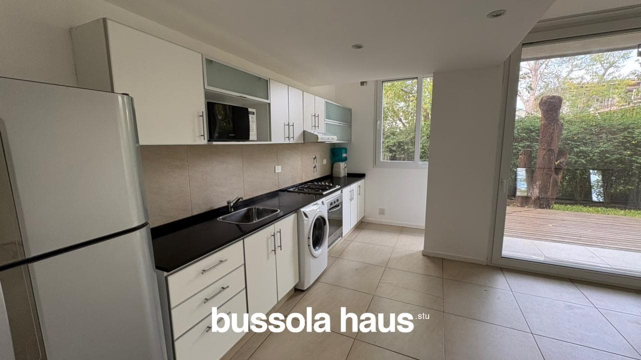 Two-room apartment with a garden in Villa Los Remeros