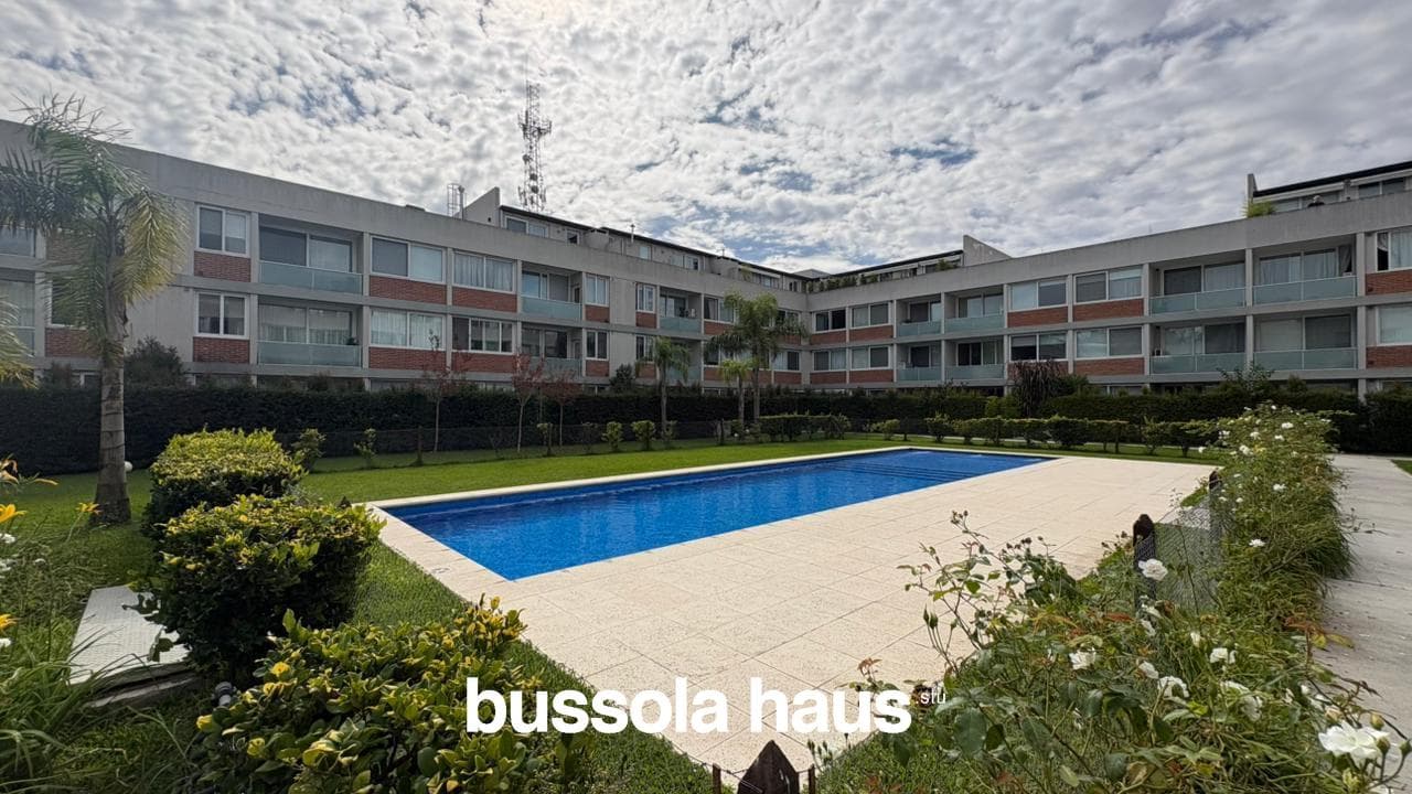 Two-room apartment with a garden in Villa Los Remeros