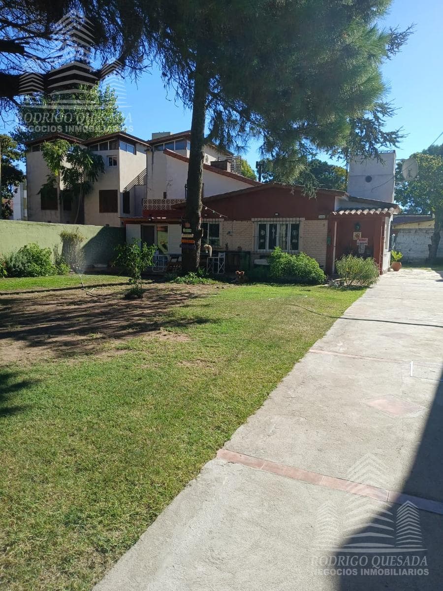 House on a 600-square-meter lot with all utilities.