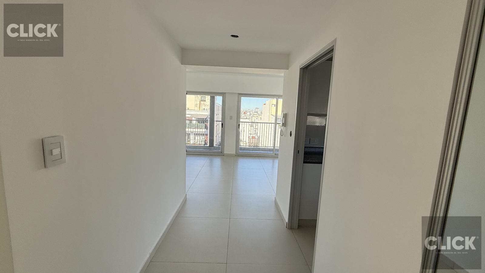 FOR SALE - 4-ROOM APARTMENT - BALCONY WITH GRILL - AMENITIES - ALMAGRO
