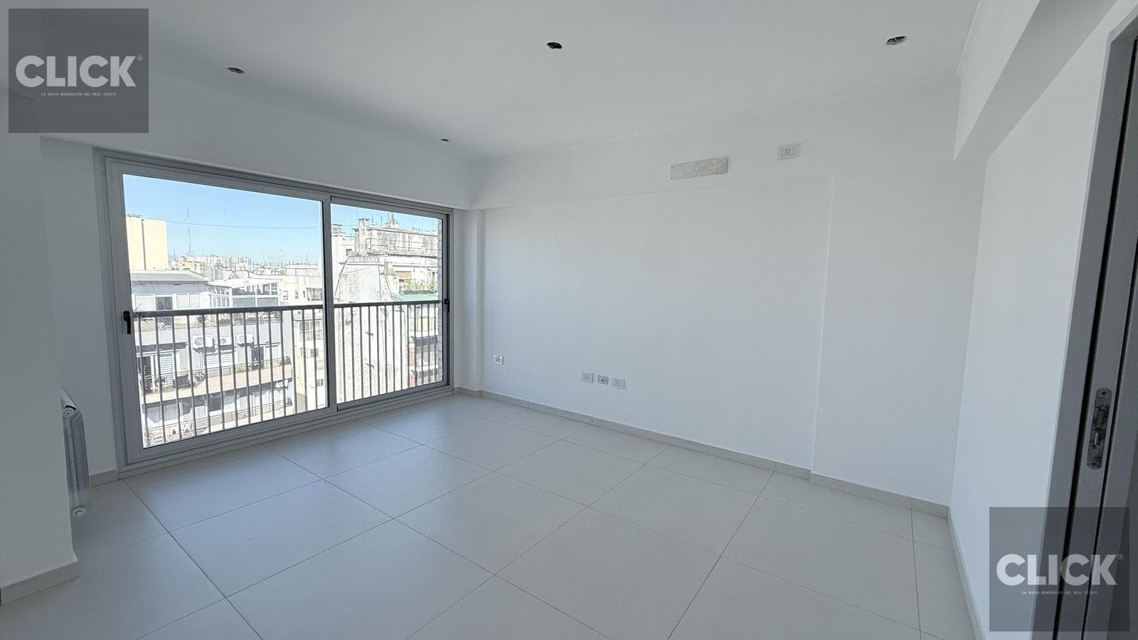 FOR SALE - 4-ROOM APARTMENT - BALCONY WITH GRILL - AMENITIES - ALMAGRO