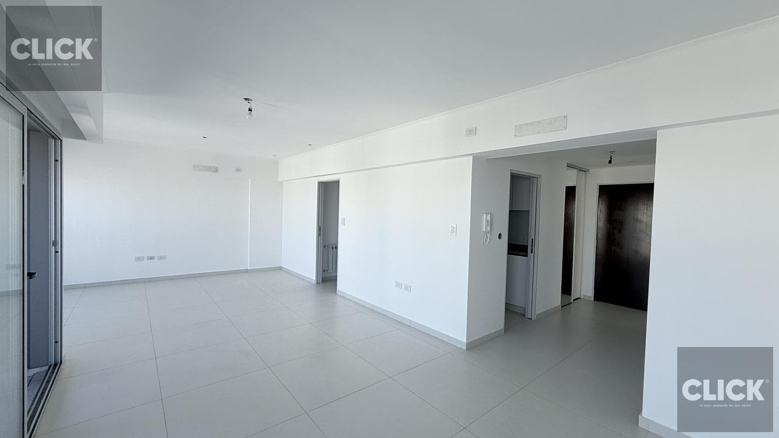 FOR SALE - 4-ROOM APARTMENT - BALCONY WITH GRILL - AMENITIES - ALMAGRO