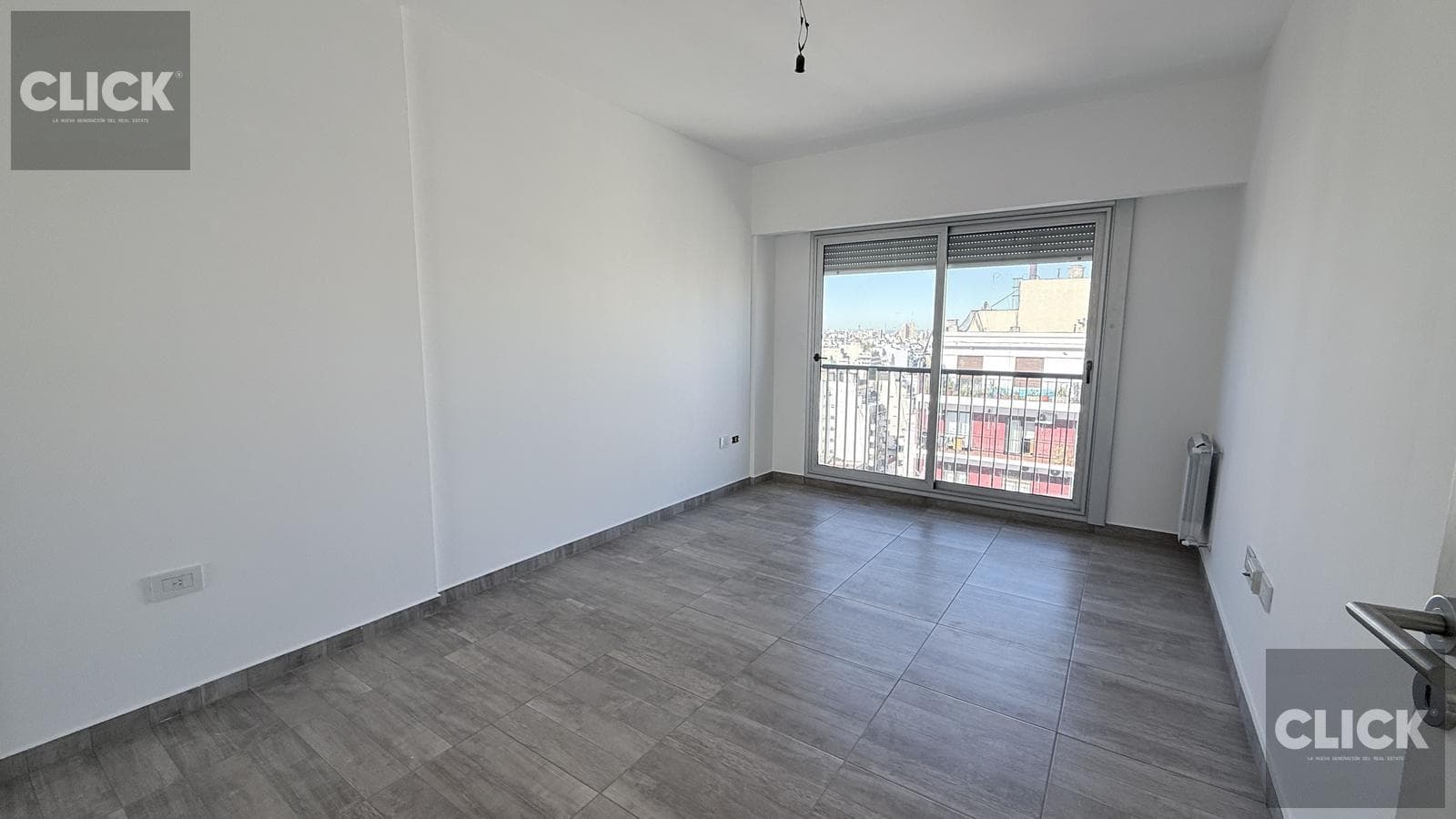 FOR SALE - 4-ROOM APARTMENT - BALCONY WITH GRILL - AMENITIES - ALMAGRO