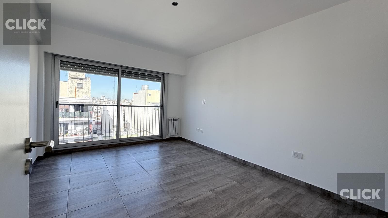 FOR SALE - 4-ROOM APARTMENT - BALCONY WITH GRILL - AMENITIES - ALMAGRO