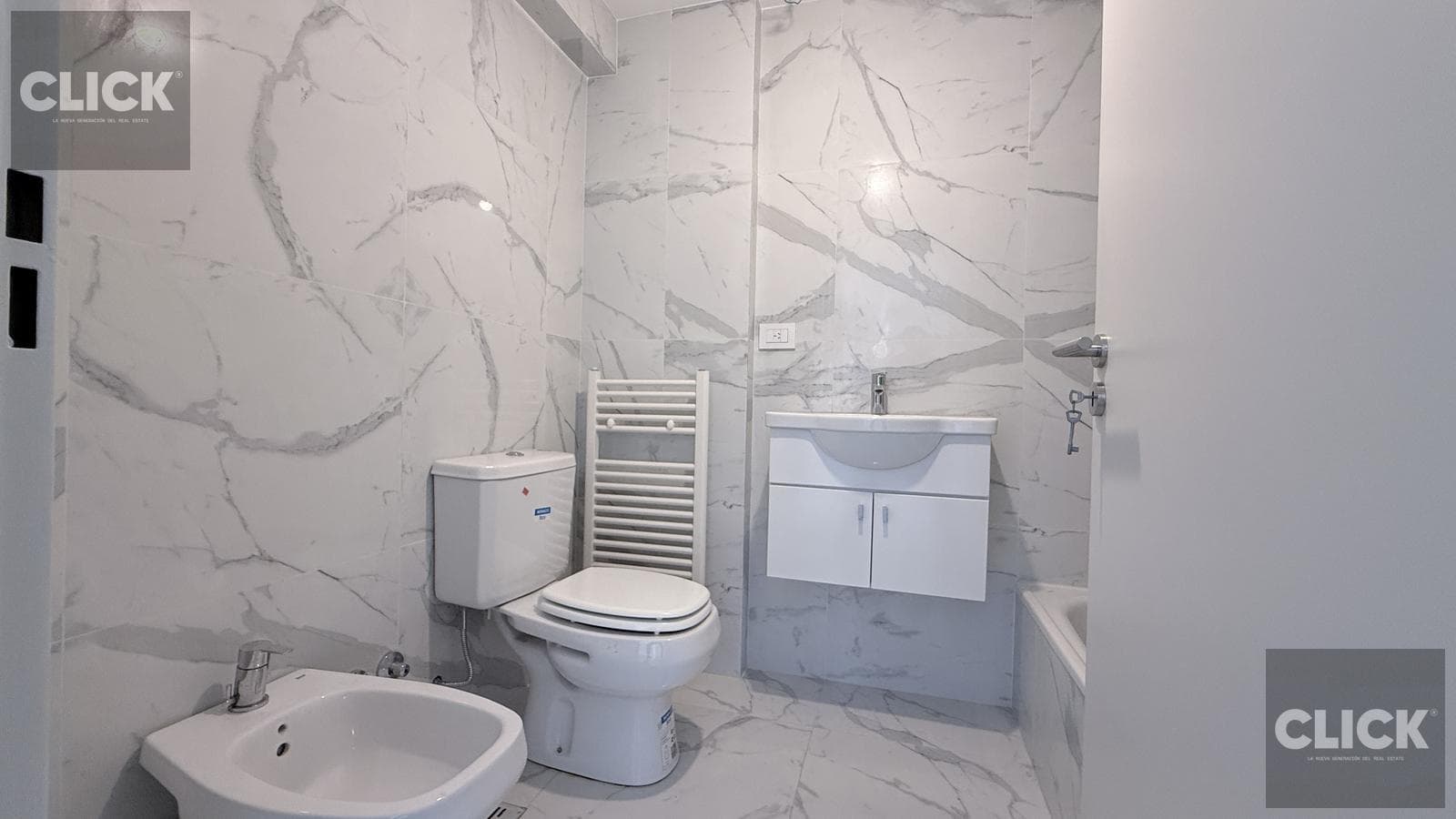 FOR SALE - 4-ROOM APARTMENT - BALCONY WITH GRILL - AMENITIES - ALMAGRO