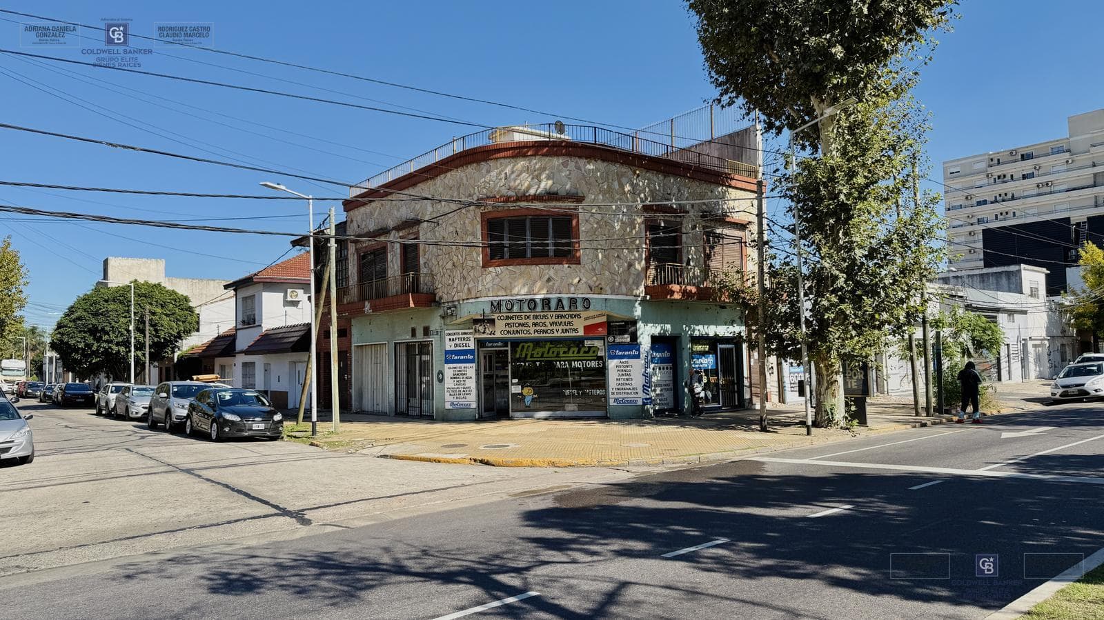 FOR SALE: APARTMENT IN NEED OF RENOVATION WITH TERRACE, OUTDOOR KITCHEN, AND GRILL; GROUND-FLOOR GARAGE IN VILLA DOMINICO