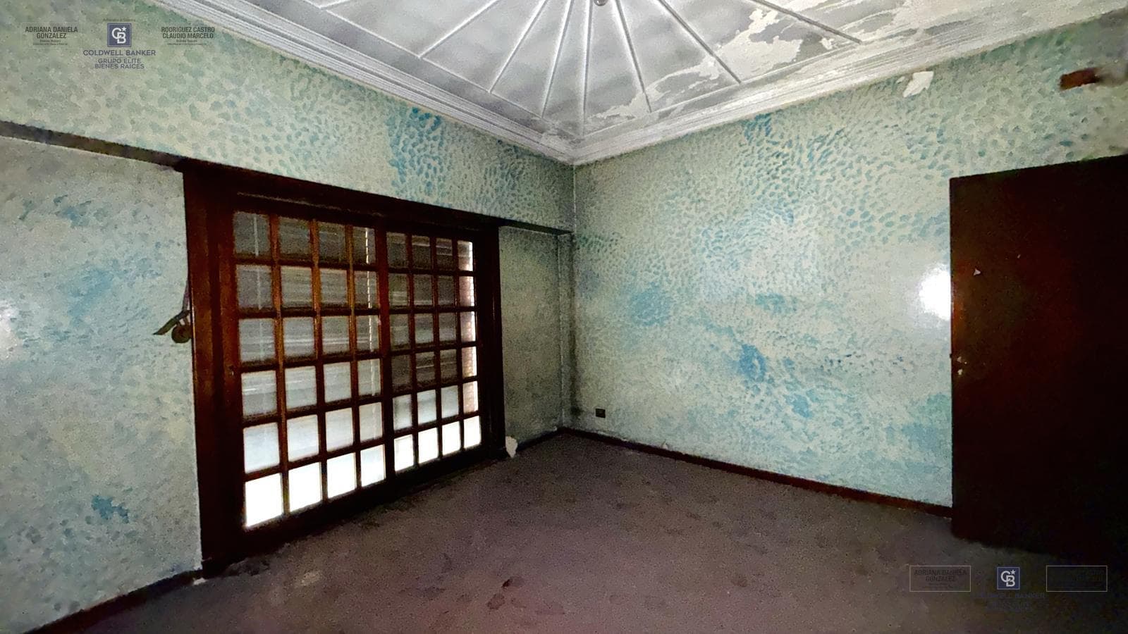 FOR SALE: APARTMENT IN NEED OF RENOVATION WITH TERRACE, OUTDOOR KITCHEN, AND GRILL; GROUND-FLOOR GARAGE IN VILLA DOMINICO