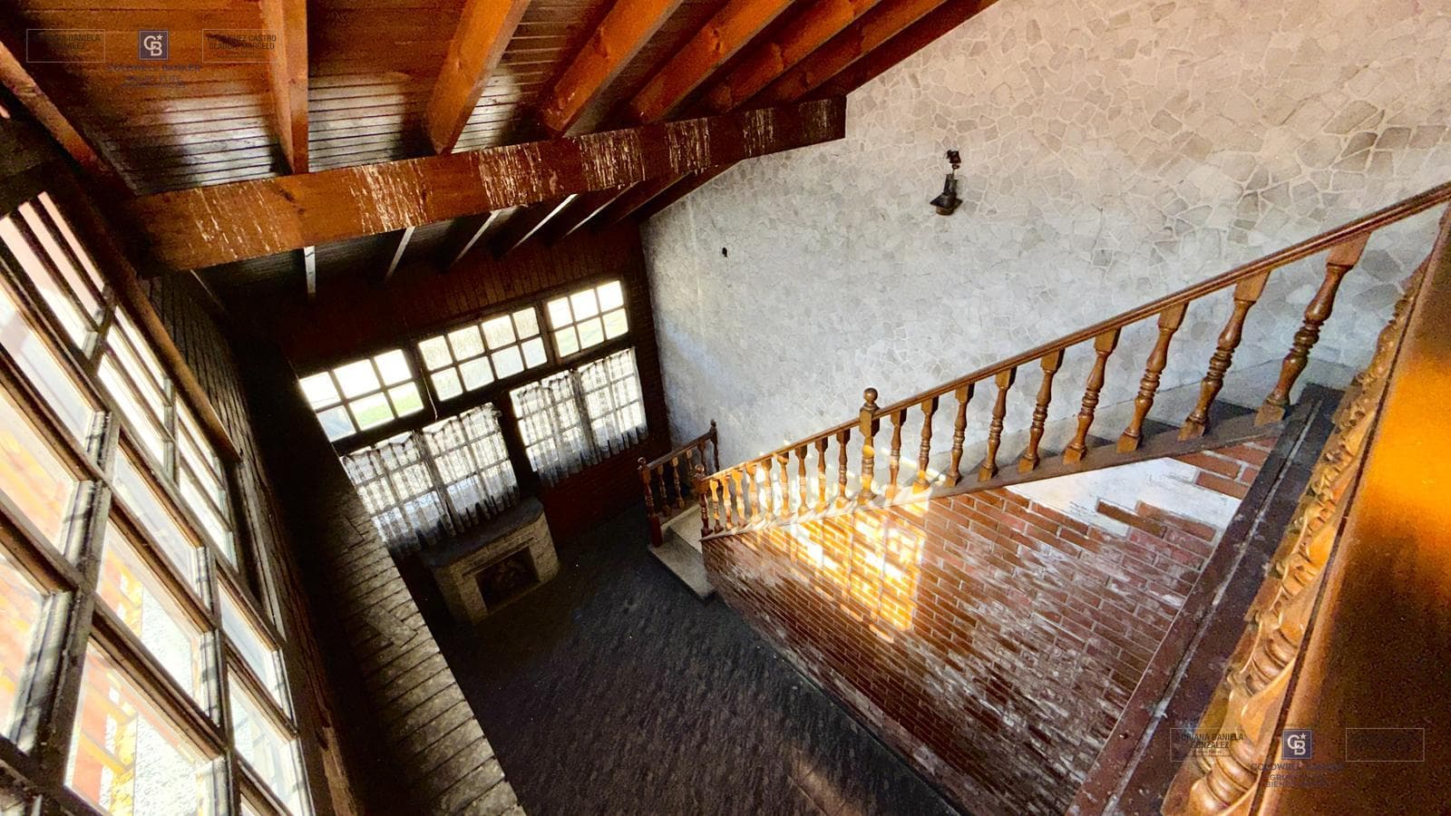 FOR SALE: APARTMENT IN NEED OF RENOVATION WITH TERRACE, OUTDOOR KITCHEN, AND GRILL; GROUND-FLOOR GARAGE IN VILLA DOMINICO