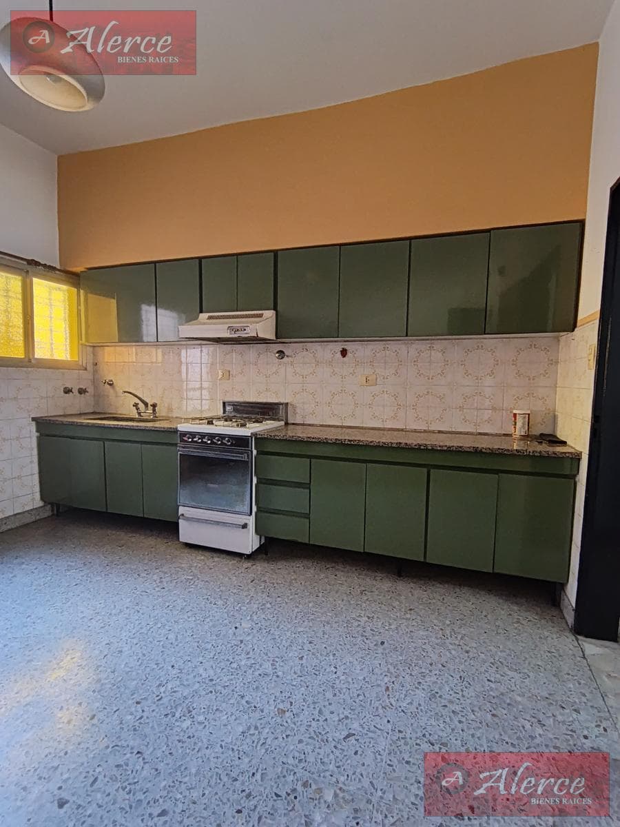 3-Bedroom House with Front Yard, Patio, and Terrace