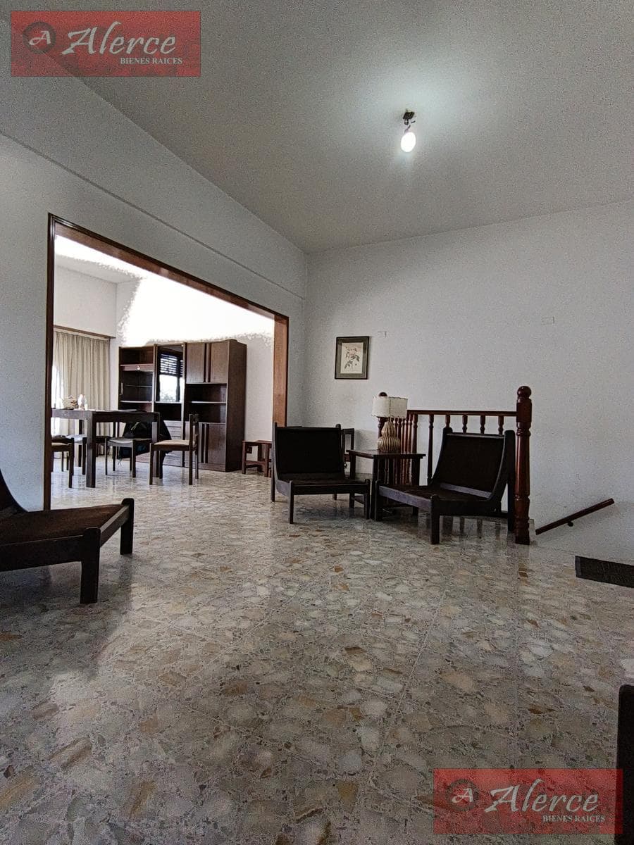 3-Bedroom House with Front Yard, Patio, and Terrace