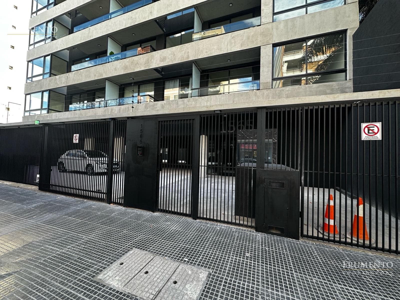 BRAND-NEW 2-ROOM APARTMENT WITH GARAGE IN FLORIDA, VICENTE LOPEZ