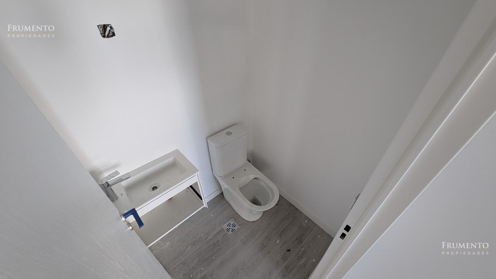 BRAND-NEW 2-ROOM APARTMENT WITH GARAGE IN FLORIDA, VICENTE LOPEZ