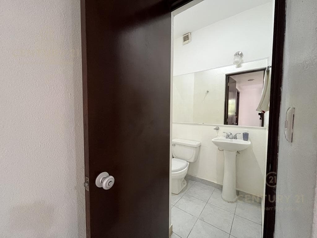 2-Bedroom Condo for Rent in Las Gaviotas Condominium, Downtown Playa del Carmen | P4576