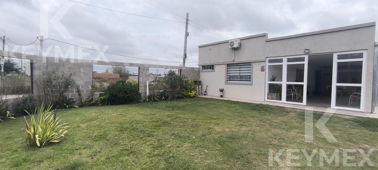 House for sale: 2 bedrooms, outdoor kitchen, grill, garden, garage | El Retiro Neighborhood – La Plata
