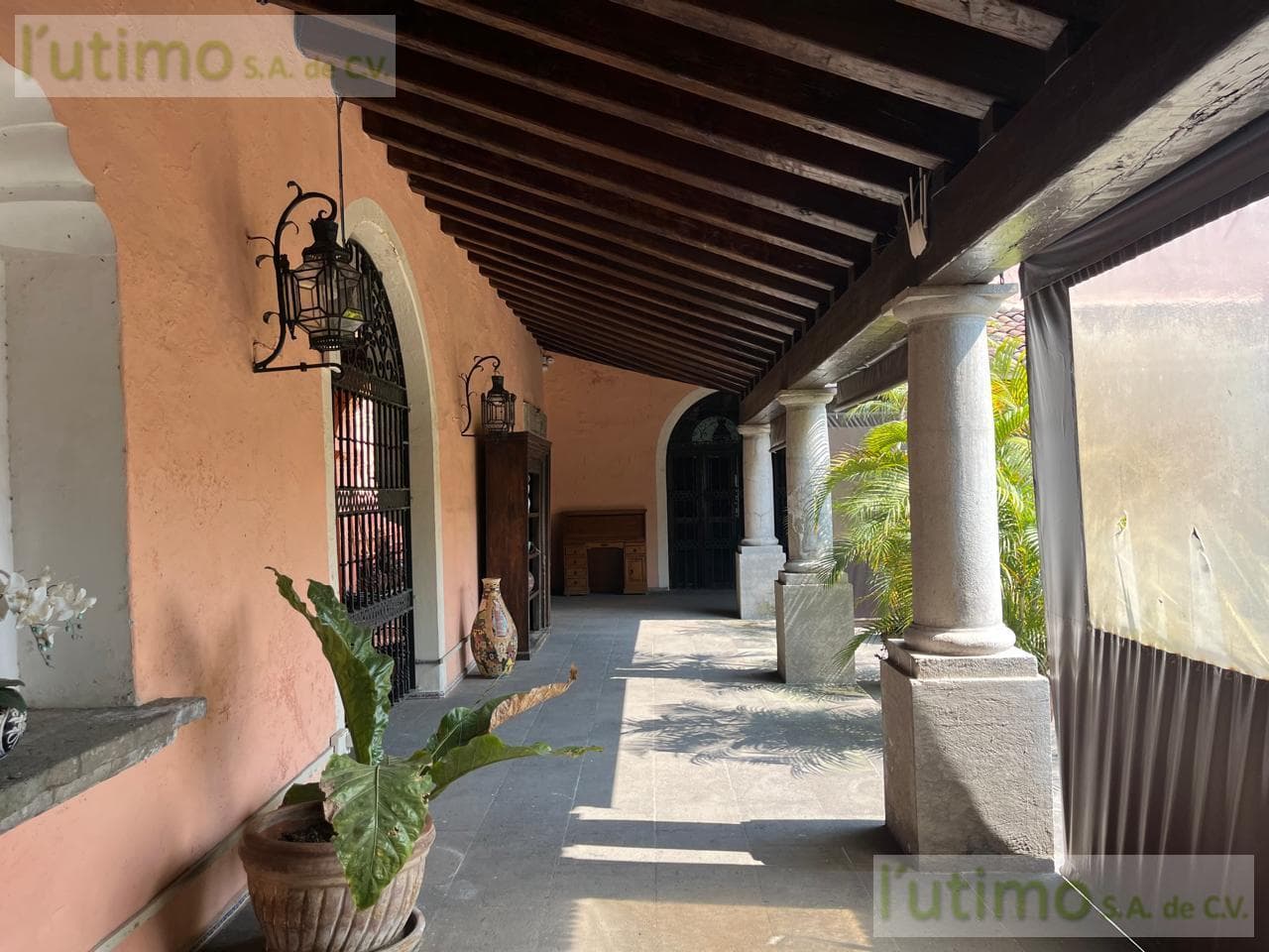 HOUSE FOR SALE, HACIENDA-STYLE, DOWNTOWN CUERNAVACA