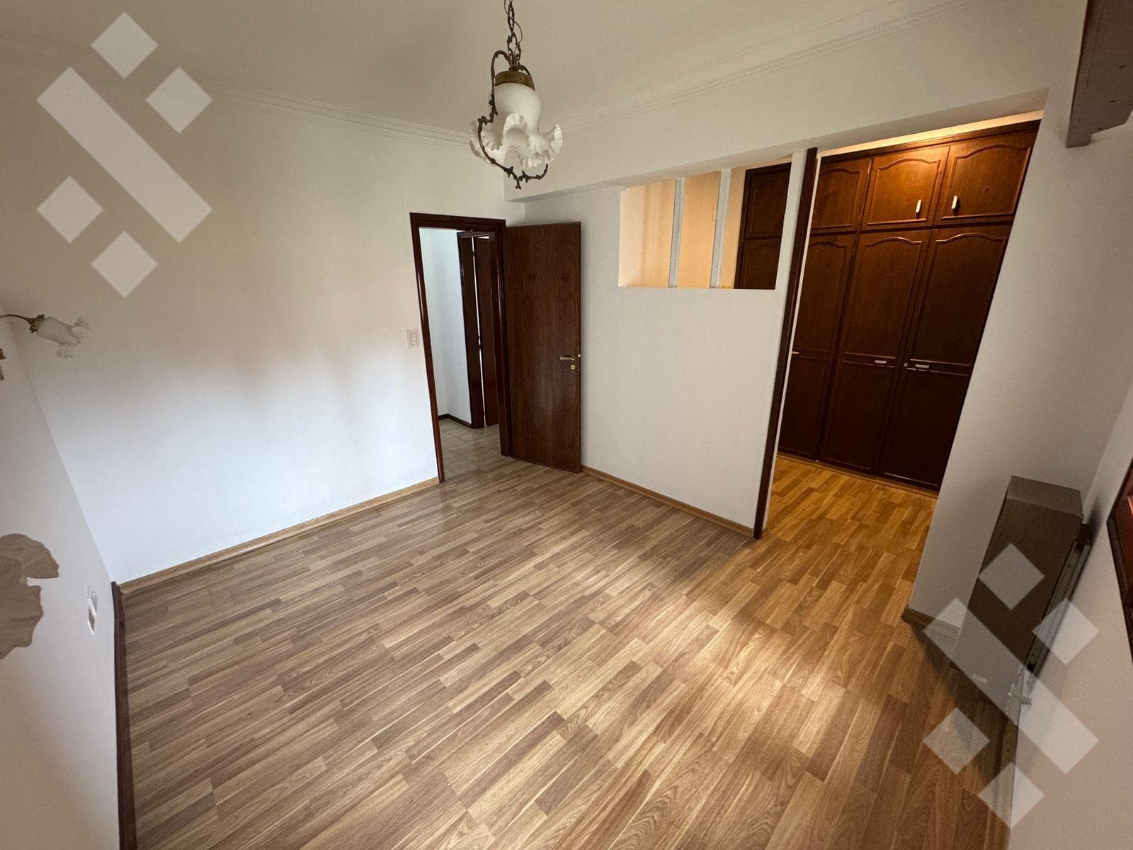 FOR RENT: 4-Bedroom Apartment - Centro Neighborhood, Neuquén