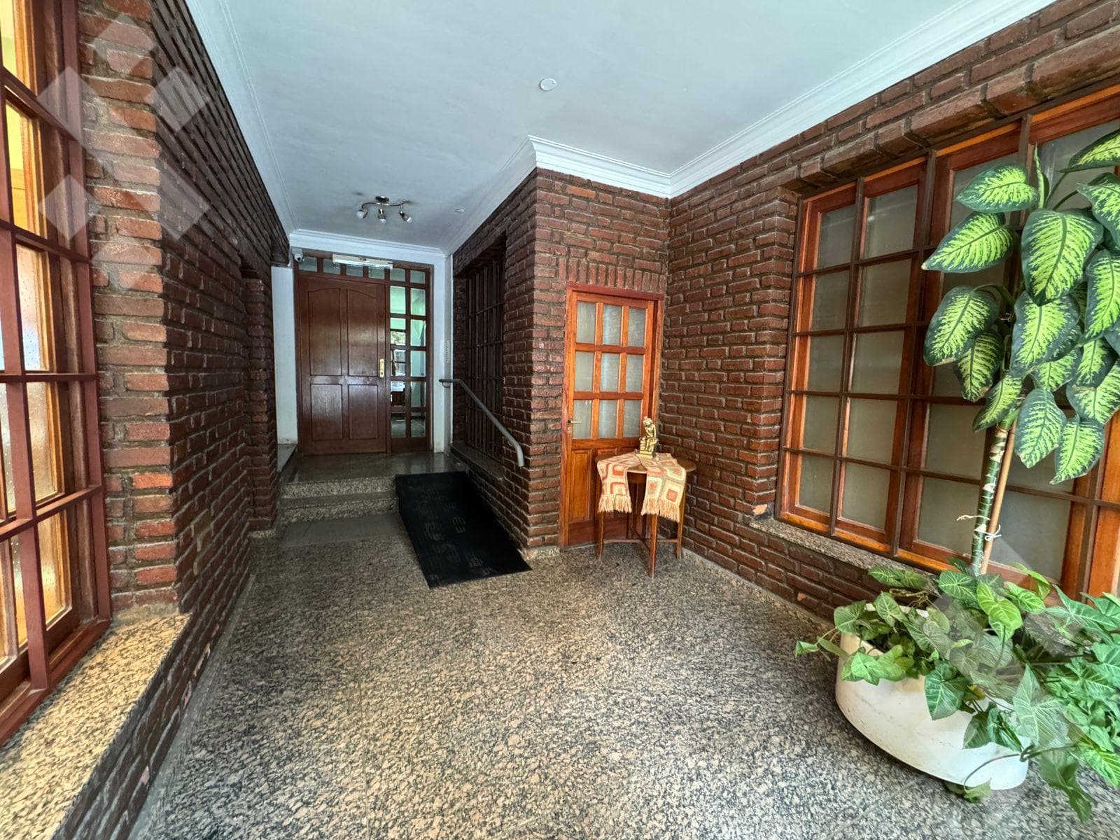 FOR RENT: 4-Bedroom Apartment - Centro Neighborhood, Neuquén
