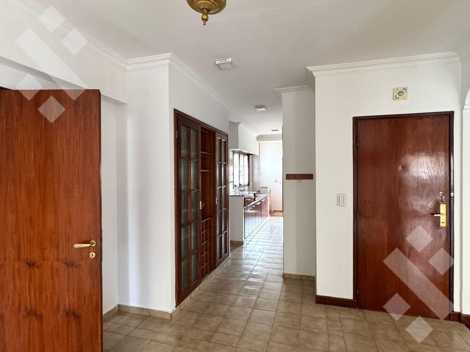 FOR RENT: 4-Bedroom Apartment - Centro Neighborhood, Neuquén