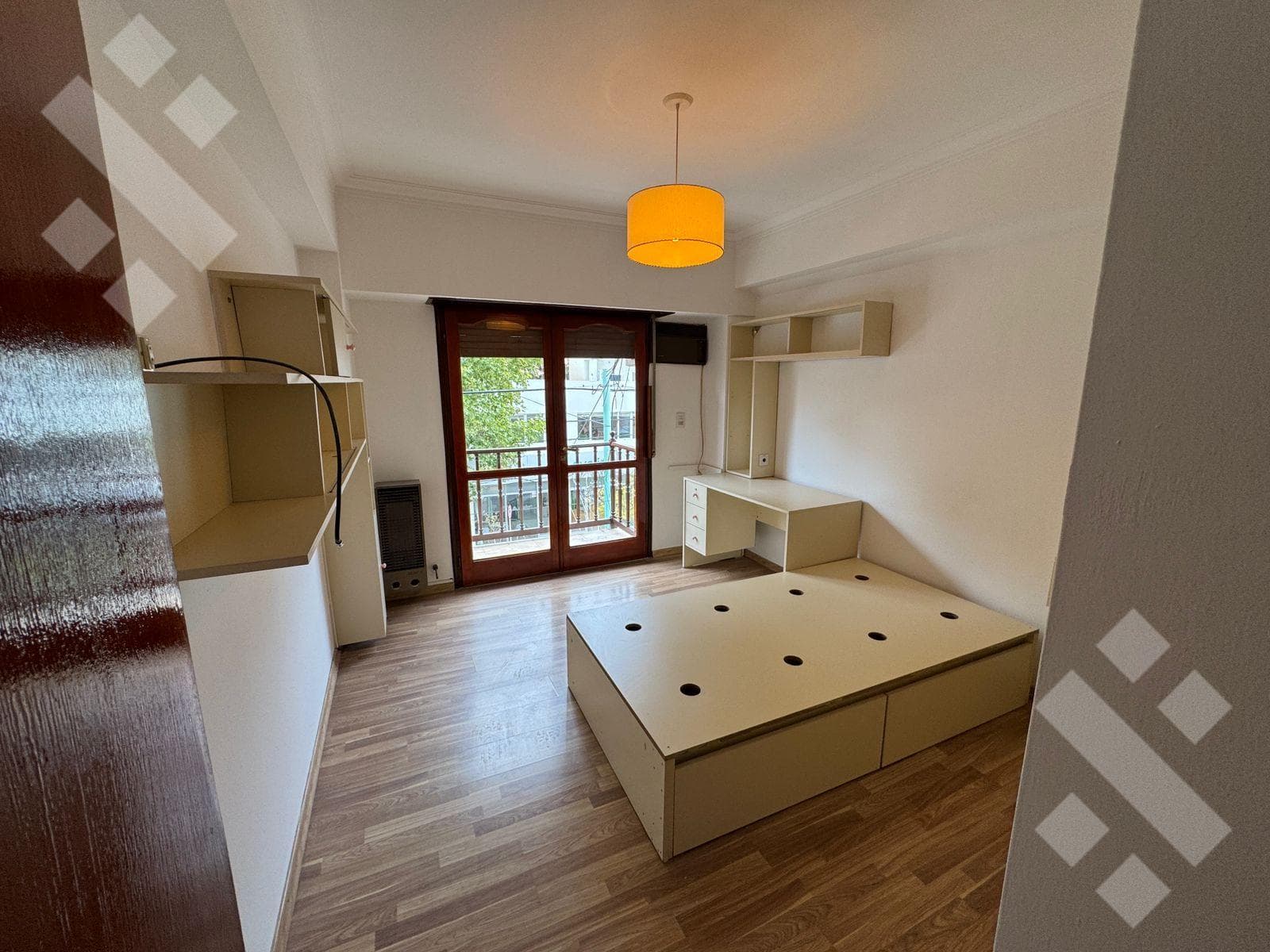 FOR RENT: 4-Bedroom Apartment - Centro Neighborhood, Neuquén