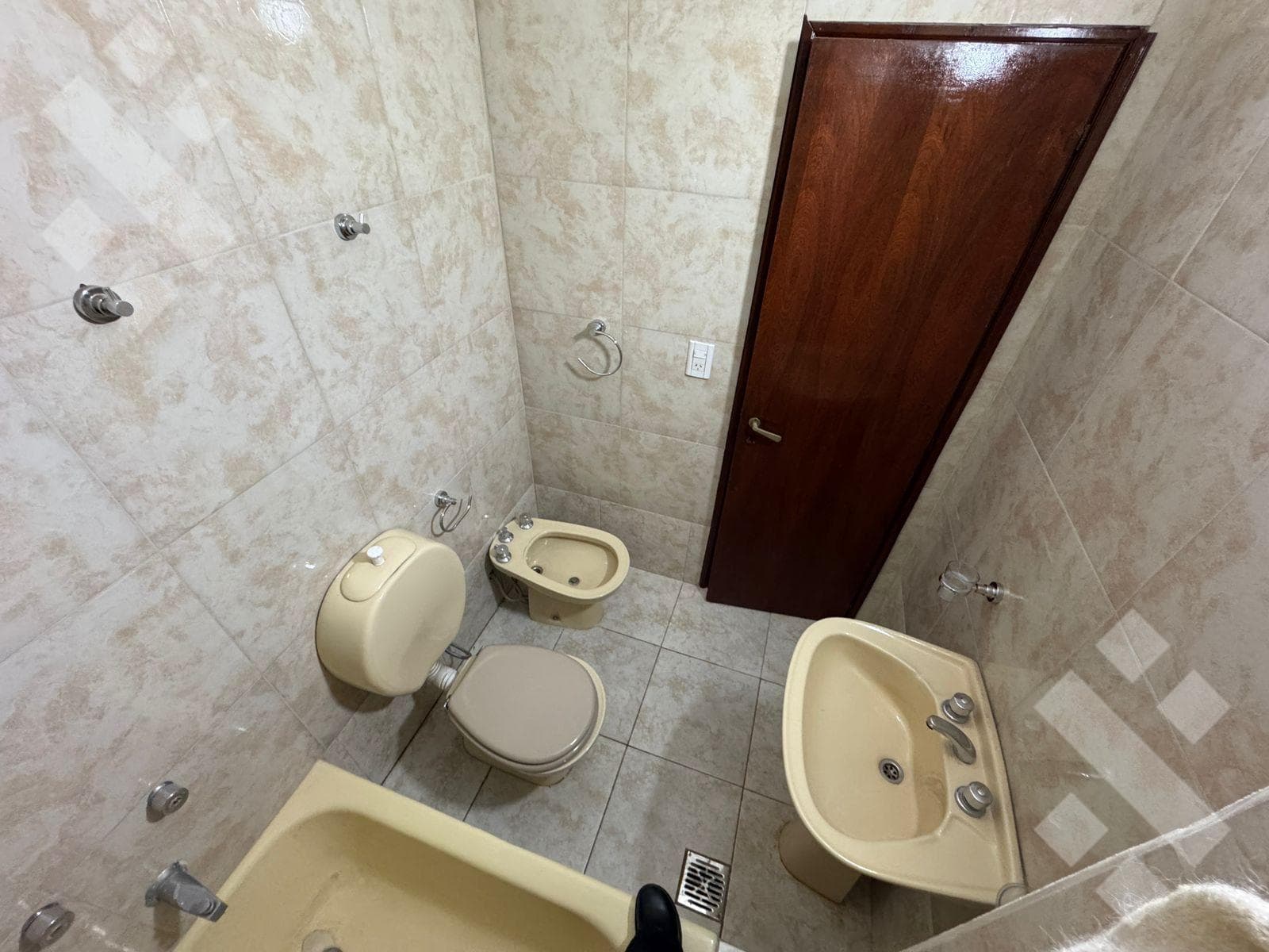 FOR RENT: 4-Bedroom Apartment - Centro Neighborhood, Neuquén
