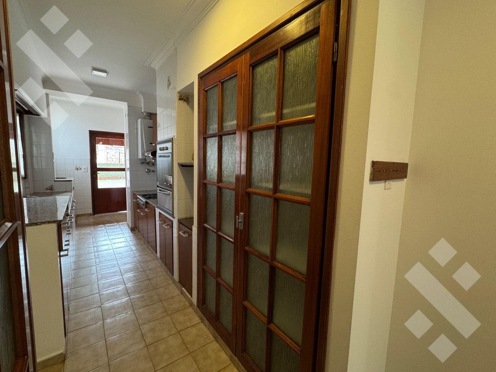 FOR RENT: 4-Bedroom Apartment - Centro Neighborhood, Neuquén