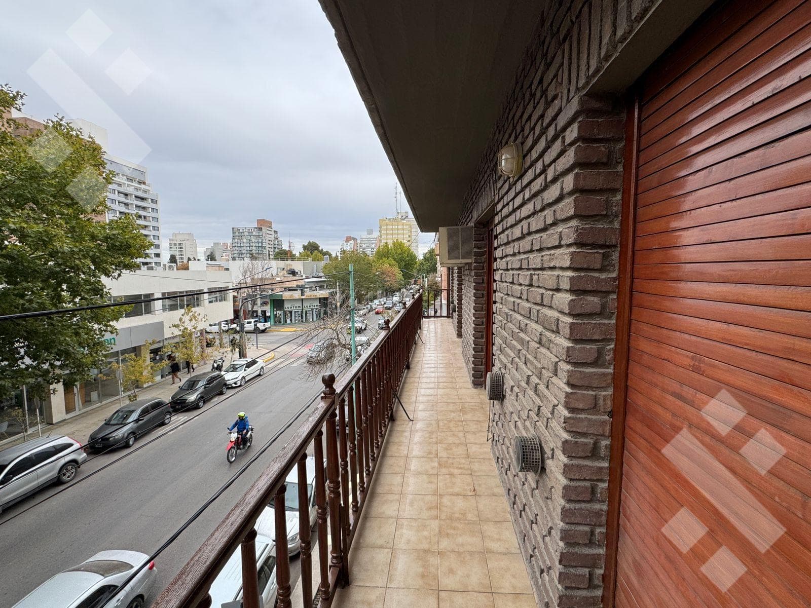 FOR RENT: 4-Bedroom Apartment - Centro Neighborhood, Neuquén