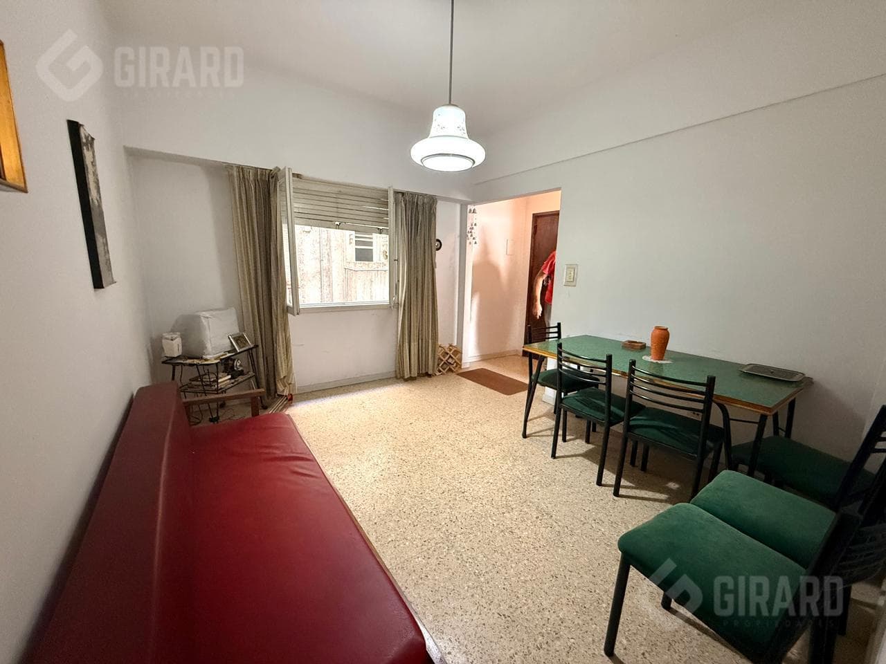 2-bedroom apartment for sale, Plaza Colón area. Great opportunity