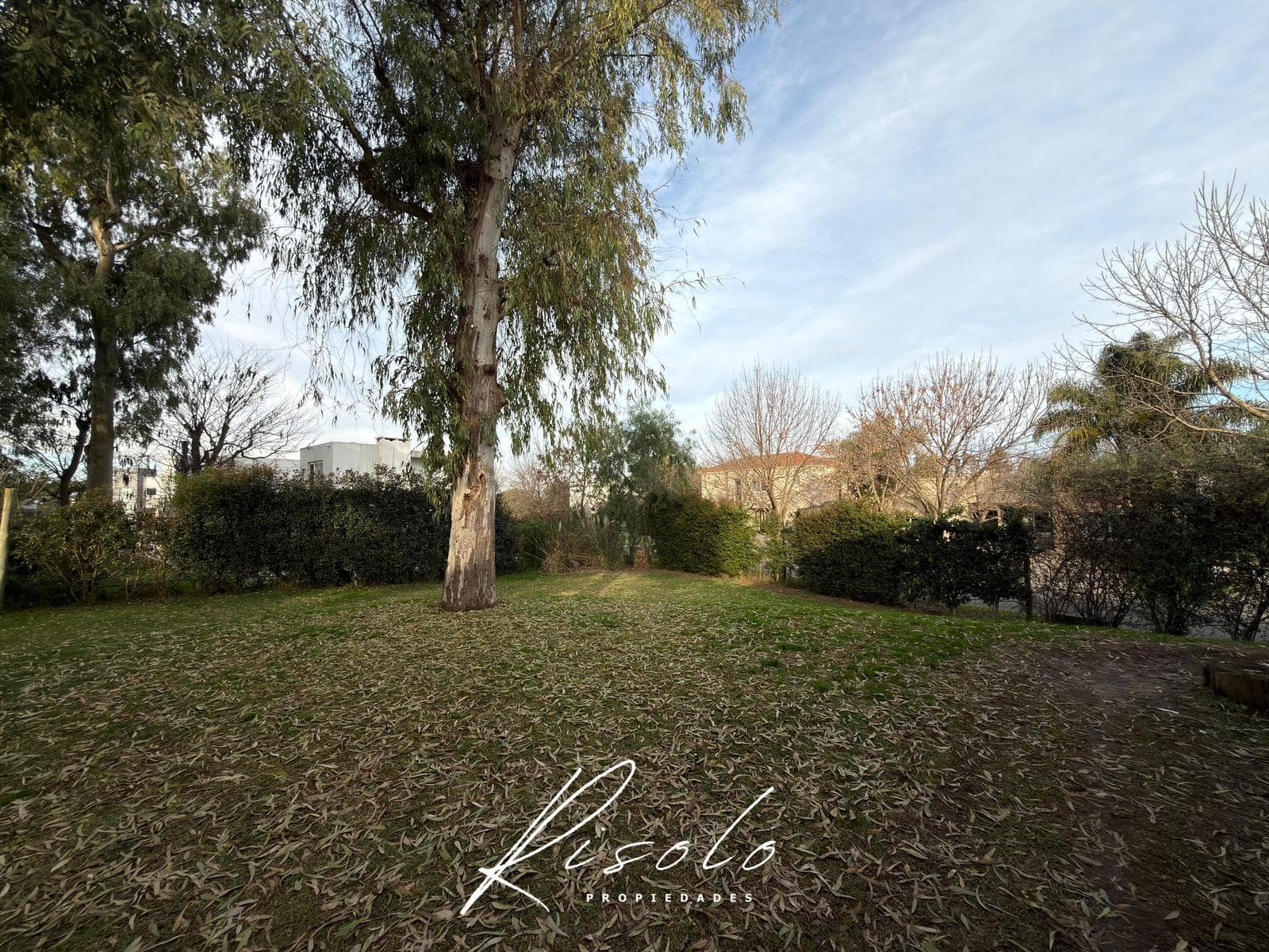 House for Sale. 3 bedrooms. Pergola, Grill. Great Deal! Gated Community, Escobar