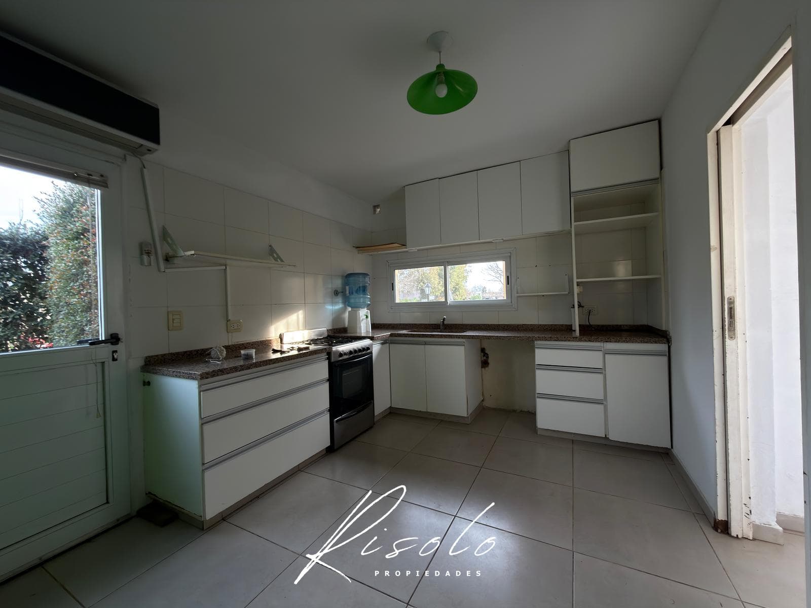 House for Sale. 3 bedrooms. Pergola, Grill. Great Deal! Gated Community, Escobar