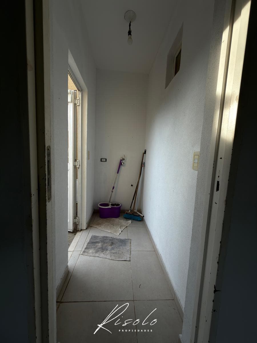 House for Sale. 3 bedrooms. Pergola, Grill. Great Deal! Gated Community, Escobar