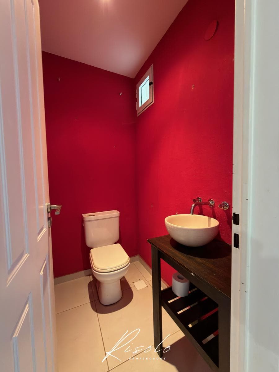 House for Sale. 3 bedrooms. Pergola, Grill. Great Deal! Gated Community, Escobar