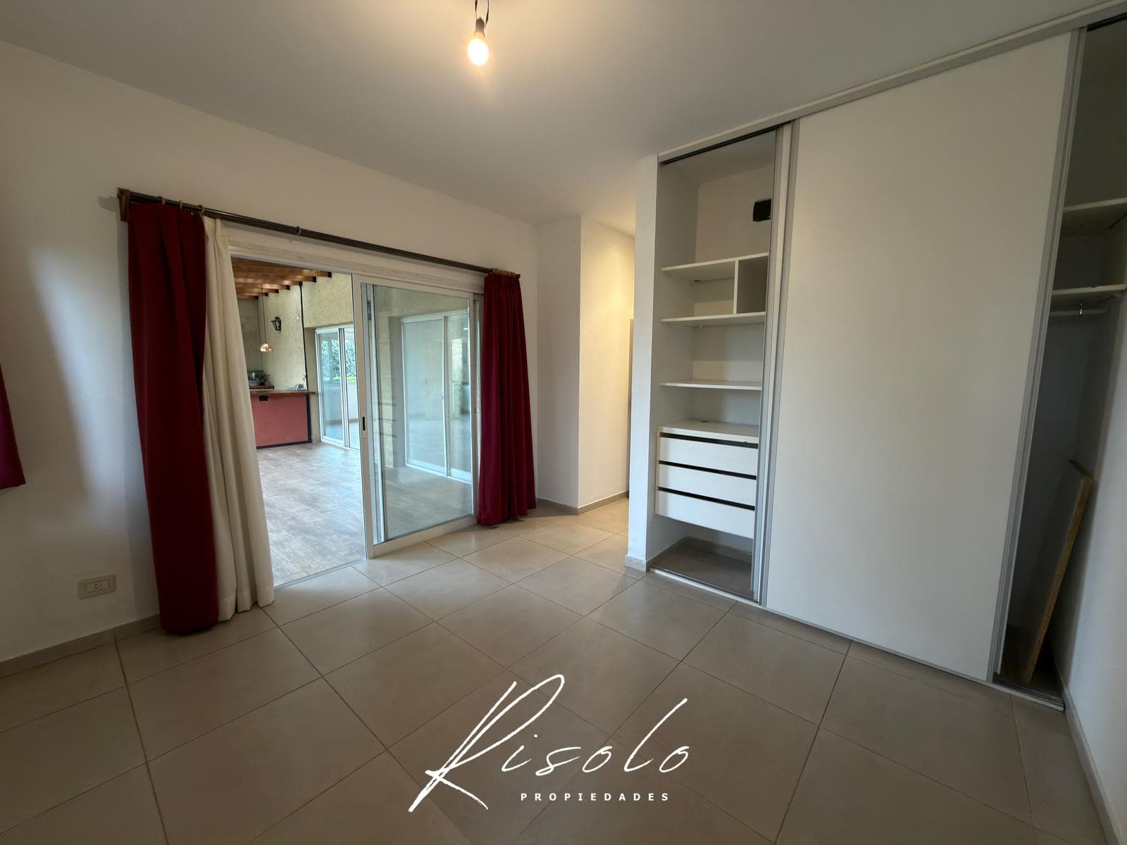 House for Sale. 3 bedrooms. Pergola, Grill. Great Deal! Gated Community, Escobar