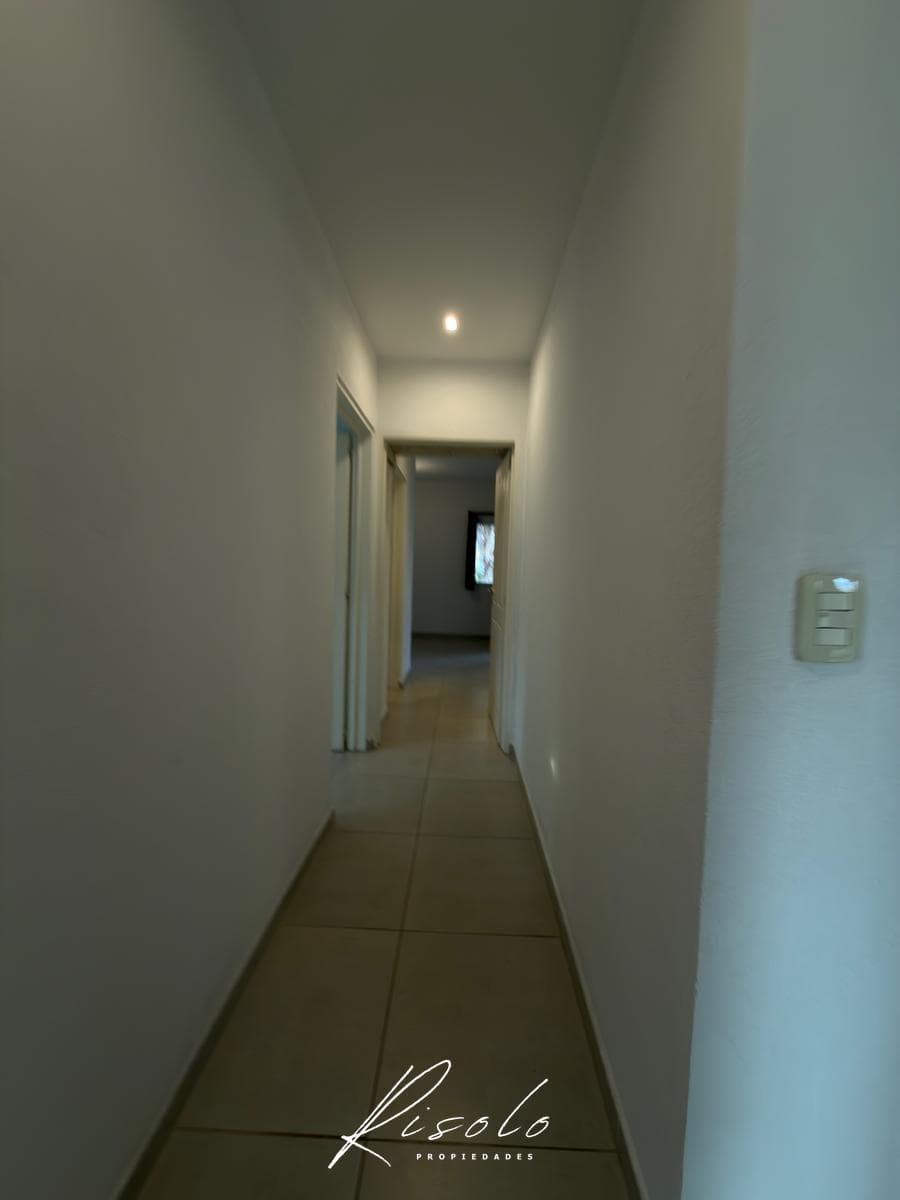 House for Sale. 3 bedrooms. Pergola, Grill. Great Deal! Gated Community, Escobar