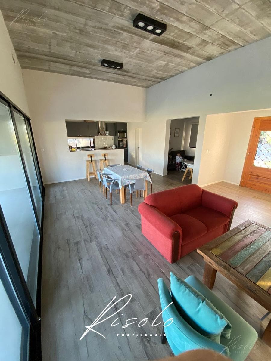 House for Sale. 3 bedrooms. Office. Gated Community, North Zone, Escobar