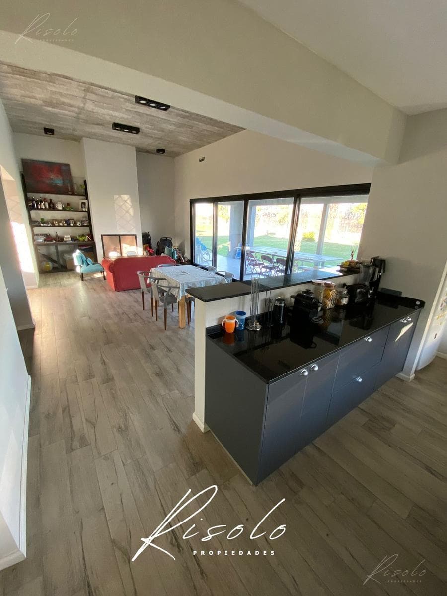 House for Sale. 3 bedrooms. Office. Gated Community, North Zone, Escobar