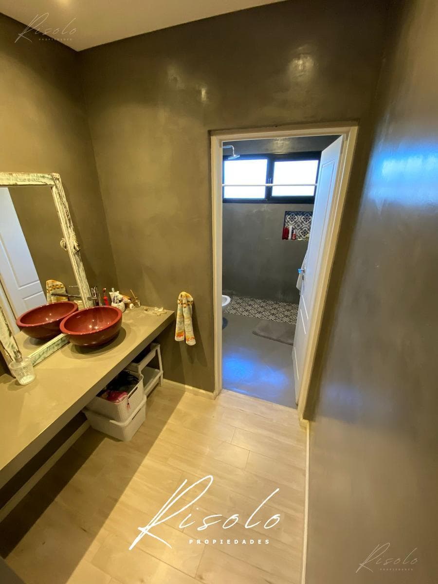 House for Sale. 3 bedrooms. Office. Gated Community, North Zone, Escobar