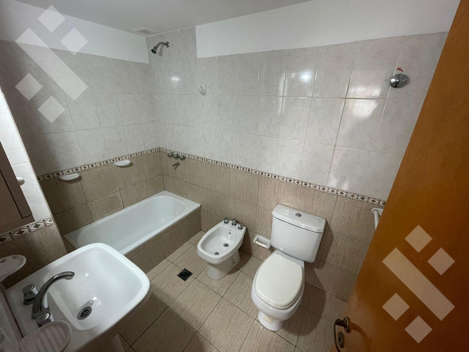 1-BEDROOM APARTMENT FOR SALE WITH BALCONY AND PARKING SPACE - QUALIFIES FOR MORTGAGE - STA GENOVEVA - NQN