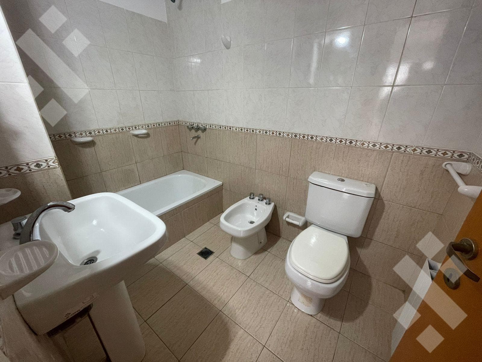 1-BEDROOM APARTMENT FOR SALE WITH BALCONY AND PARKING SPACE - QUALIFIES FOR MORTGAGE - STA GENOVEVA - NQN