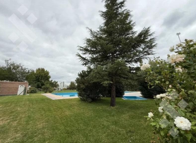 735 m² LOT FOR SALE - LA COMARCA PRIVATE NEIGHBORHOOD – ROUTE 7 | CENTENARIO