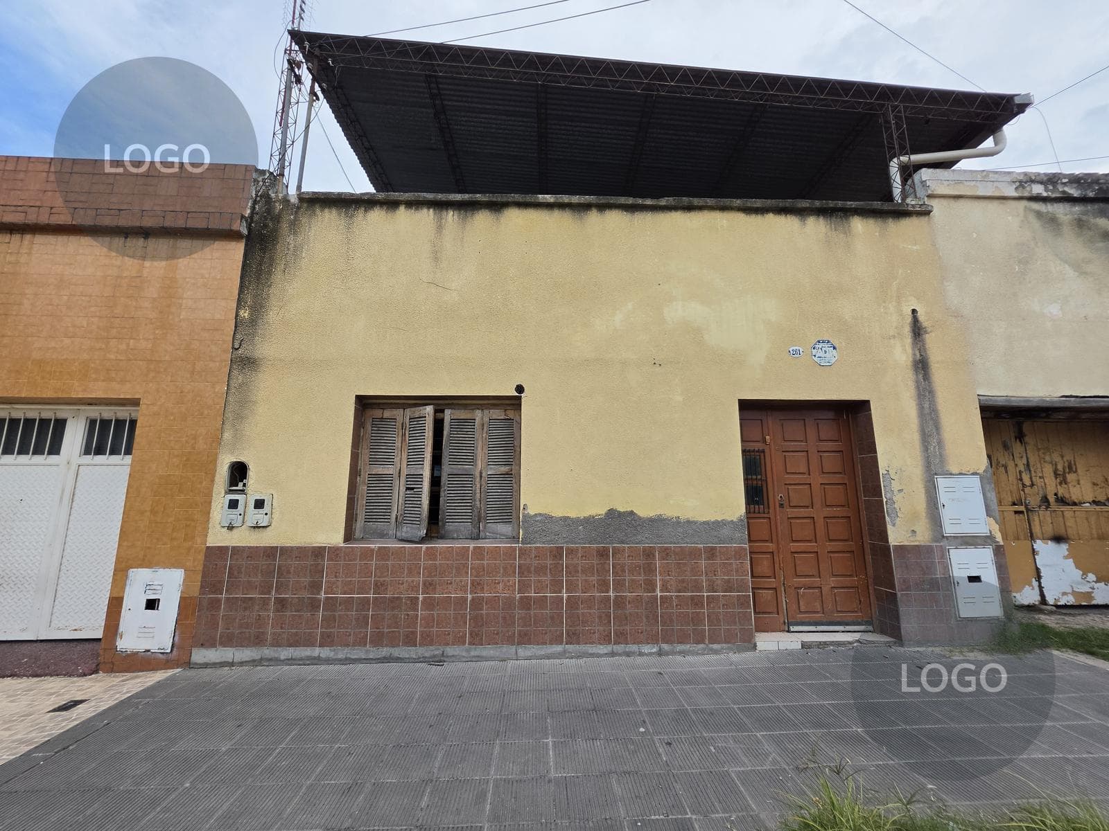 House in López y Planes