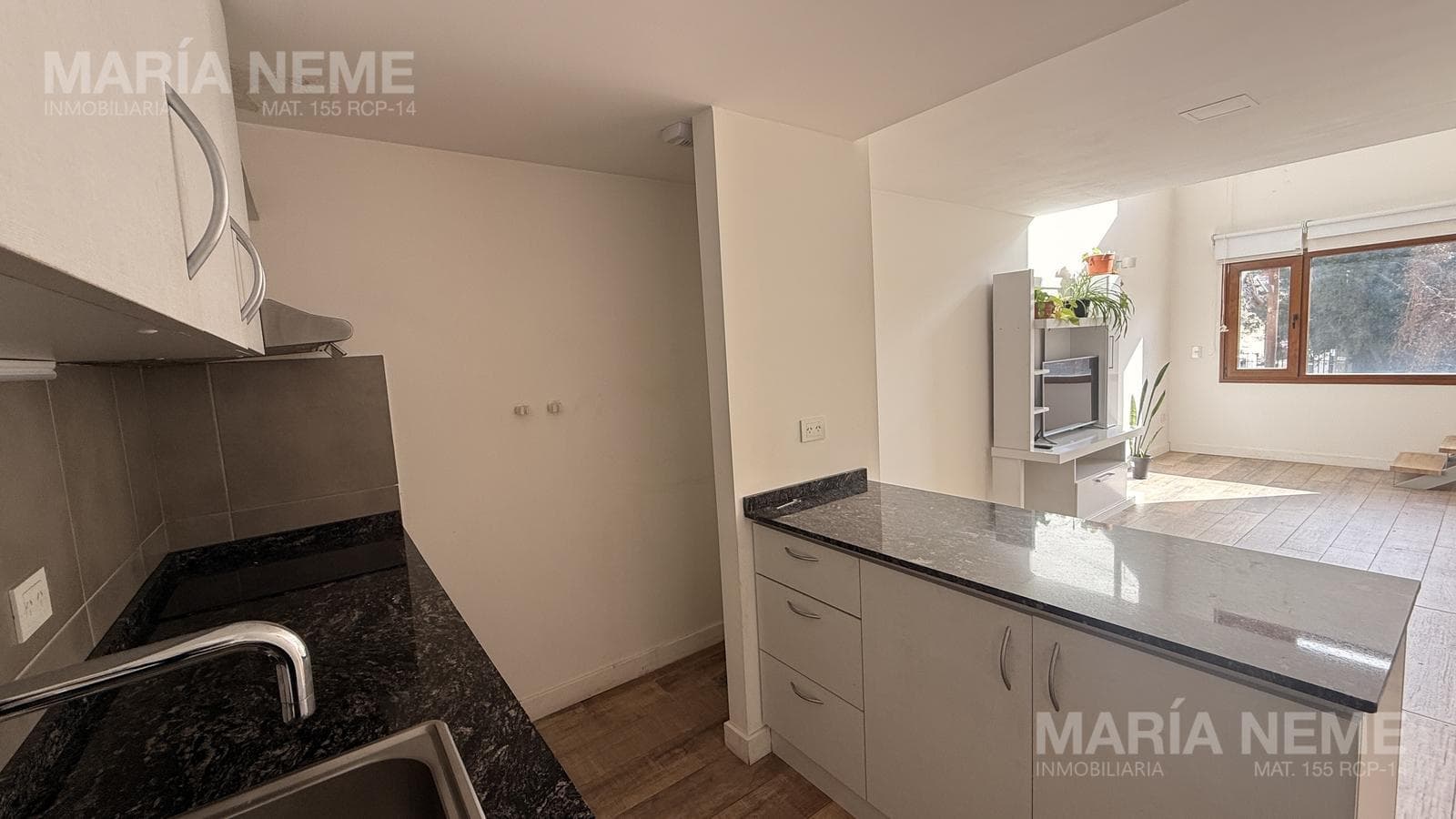 Loft for sale on Palacios Street in the 500s